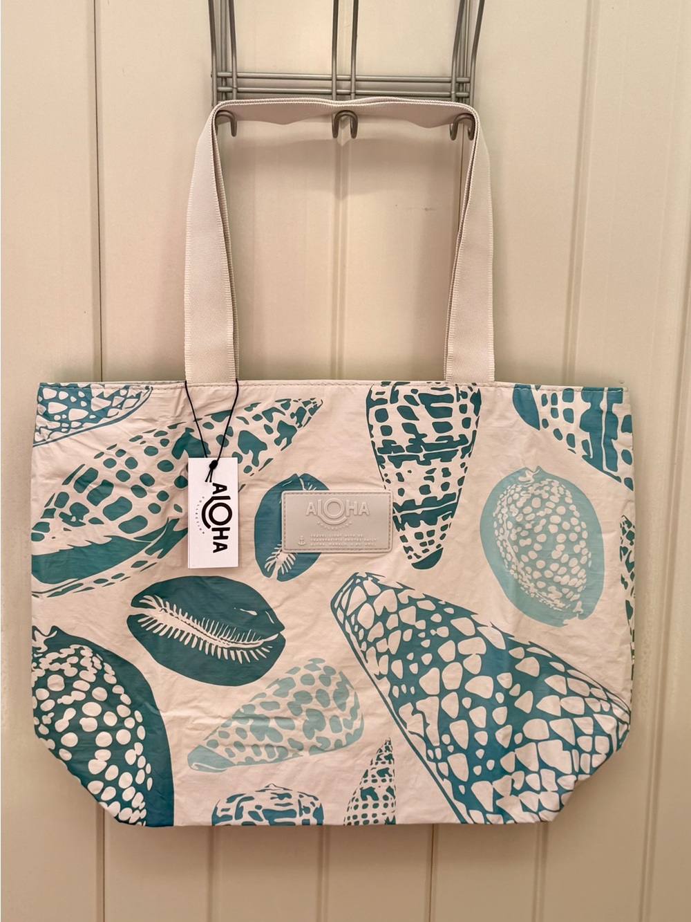 NWT ALOHA Collection Day Tripper Shoreline Tide Sandstone Sold Out Tote Bag